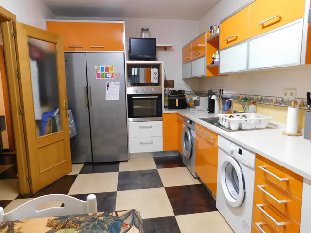 Chalet Adosado en Yuncler 3 Plantas para entrar a vivir — 11