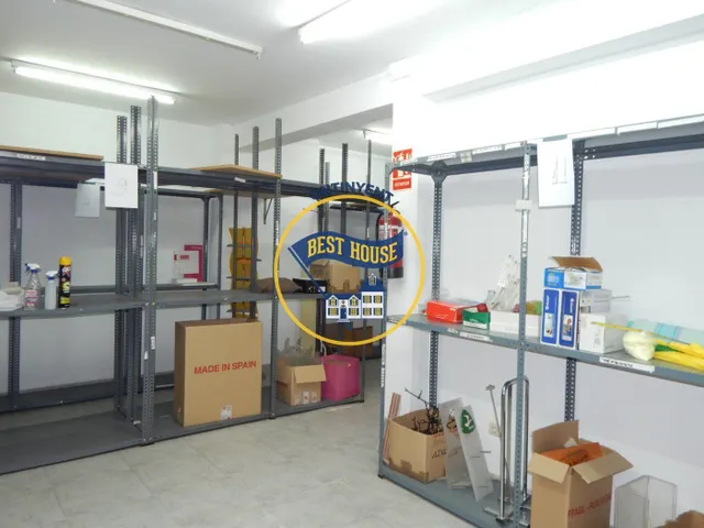 EXCELENTE LOCAL COMERCIAL POR TAMAÑO Y UBICACIÓN EN ONTINYENT. — 21