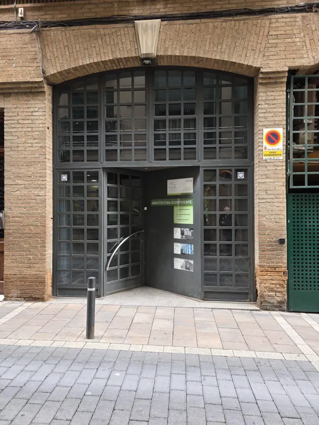 Estupendo local reformado junto a calle de Correos — 14