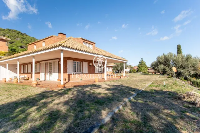 Espectacular casa con con 6.000m2 de parcela e impresionantes vistas al mar — 41