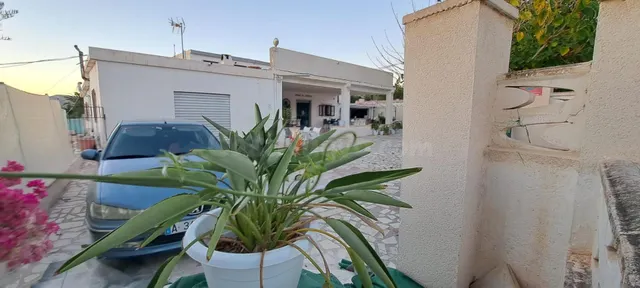 ESPECTACULAR PARCELA DE 1.471 M2 URBANA CON VIVIENDAS Y REST - foto 3