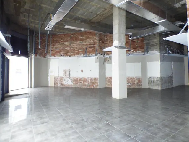 LOCAL COMERCIAL ESQUINERO IDEAL PARA SUPERMERCADO DE 451 M2 - foto 4