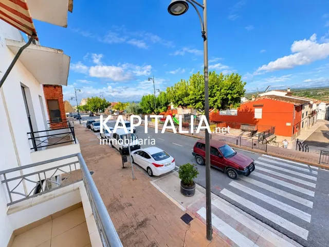 ESTUPENDA CASA ADOSADA CON GARAJE PRIVADO A LA VENTA EN ENGUERA — 21