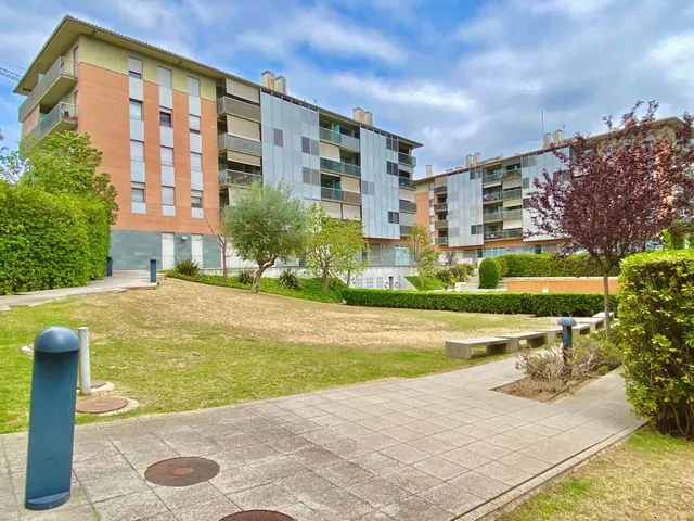 Piso en Venta Exterior con Piscina Comunitaria e Inquilino — 27