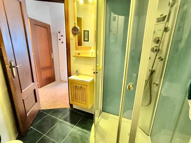 ¡Vive junto al mar! Amplia vivienda de 3 dormitorios a un paso de la playa — 22