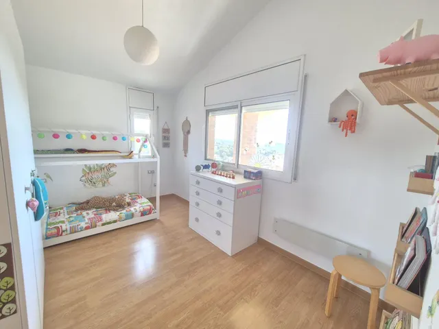 Casa con vistas panorámicas, placas solares y gran terraza en Mas Trader, Cubelles — 25