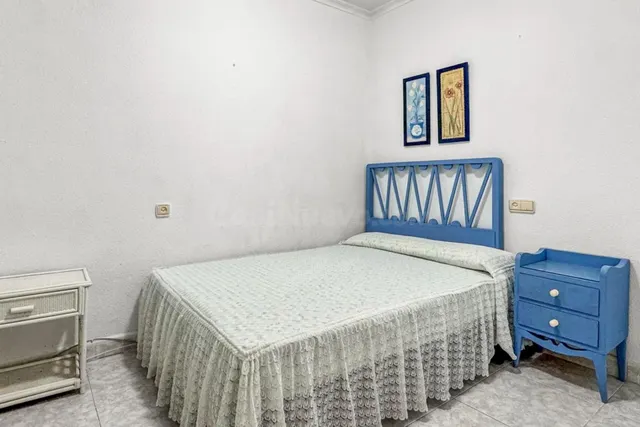 Apartamento de 3 dormitorios 2 baños con vistas al mar en Torrevieja (playa los locos) — 9