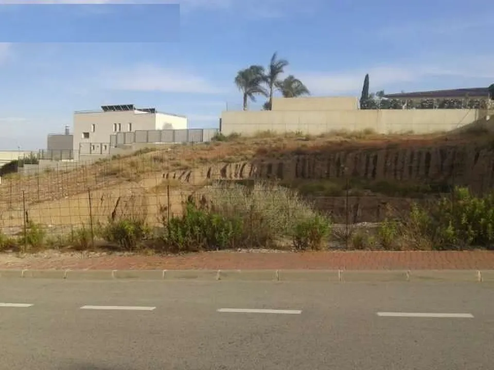 ++Solar en mirador de agridulce con excelentes vistas y emplazamiento++