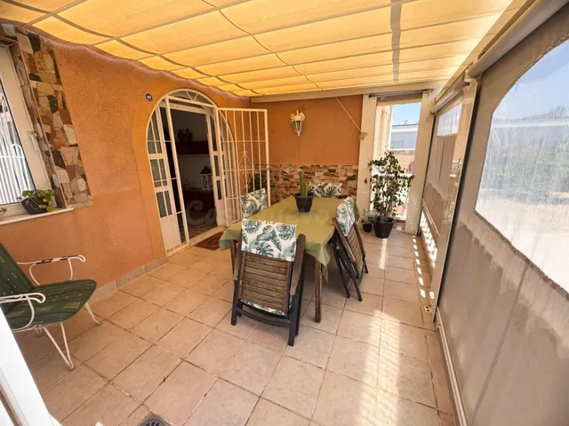 Espectacular villa independiente con piscina privada en La E - foto 2