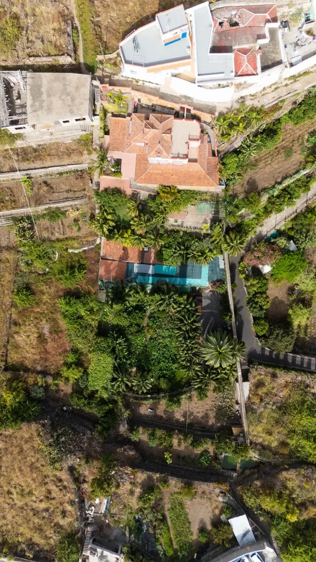 EDIFICIO DE 3 VIVIENDAS Y TERRENO URBANO-RÚSTICO EN ICOD DE  - foto 4