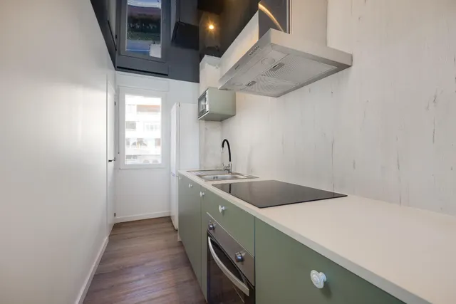 PRECIOSO APARTAMENTO TOTALMENTE REFORMADO CON VISTAS FRONTALES AL MAR — 15