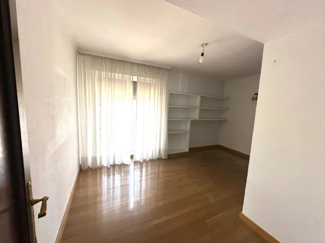 AMPLIO PISO DE 200 M2 EN ALQUILER – GRANADA — 12