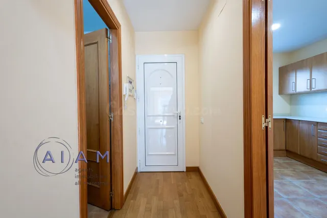 EN EXCLUSIVA CASA ADOSADA CON TERRAZAS Y MUCHO ESPACIO EN SA - foto 5
