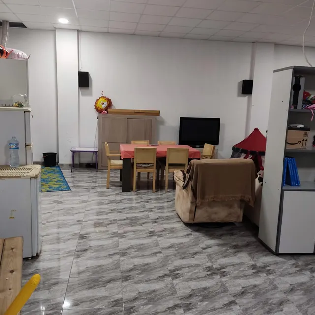 Local comercial en Guardamar en perfecto estado. — 3