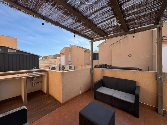 Bungalow de 3 dormitorios y 2 Baños con 2 Terrazas y Piscina en Gran Alacant. — 6