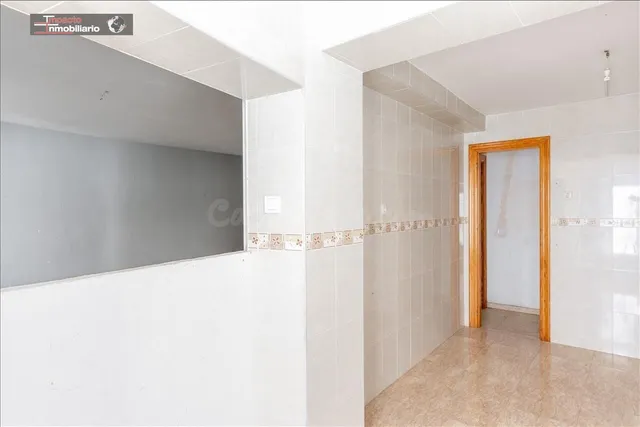 Oportunidad única en el centro de Gador: Piso para reformar  - foto 4