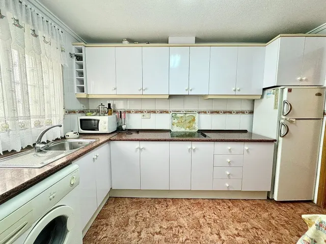 InmoConchiAIO Alquila en Torrevieja a 100m2 de la playa piso - foto 4
