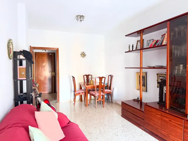 Amplia vivienda de 3 dormitorios con garaje incluida junto a - foto 4