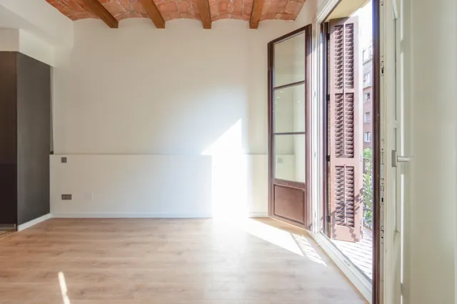 VIVIENDA REFORMADA EN SAGRADA FAMILIA — 23