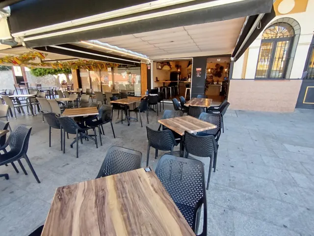 SE TRASPASA BAR FUNCIONANDO EN PLAZA CONSTITUCION — 4