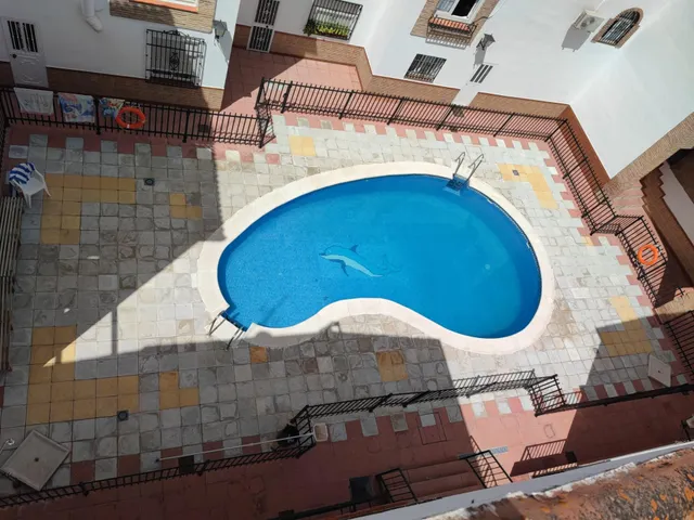 En venta casa adosada con garaje en residencial con piscina junto estación de autobuses — 39
