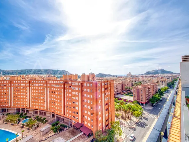 Ático en venta de 2 dormitorios y 2 baños en Gran Vía, Alica - foto 3
