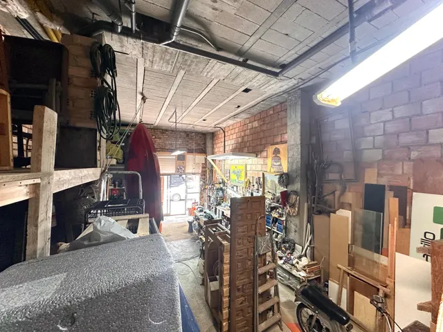 Magnífico local comercial en pleno centro de La Zubia. — 14