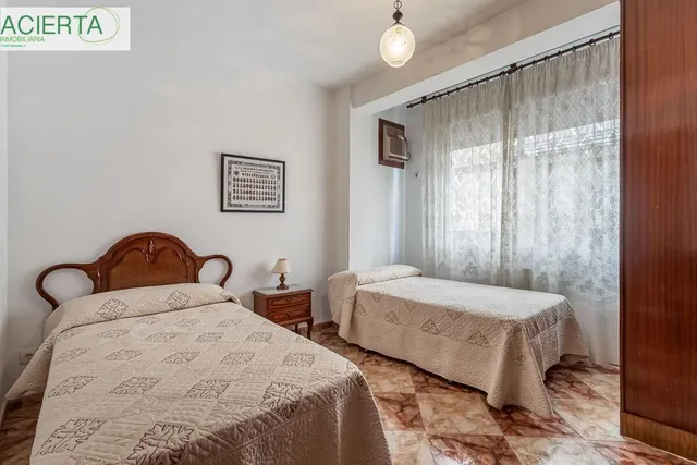 Piso señorial de 182 m2 en Avenida Madrid: amplitud, luz y posibilidades infinitas con garaje opcional. — 24