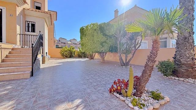 Villa 4 habitaciones 198m² en venta - Urbanización Perla del - foto 3