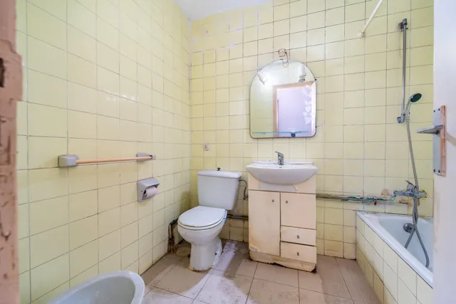 PISO DE 80 M2 CON 3 DORMITORIOS Y ASCENSOR PARA REFORMA INTEGRAL EN SON OLIVA — 10