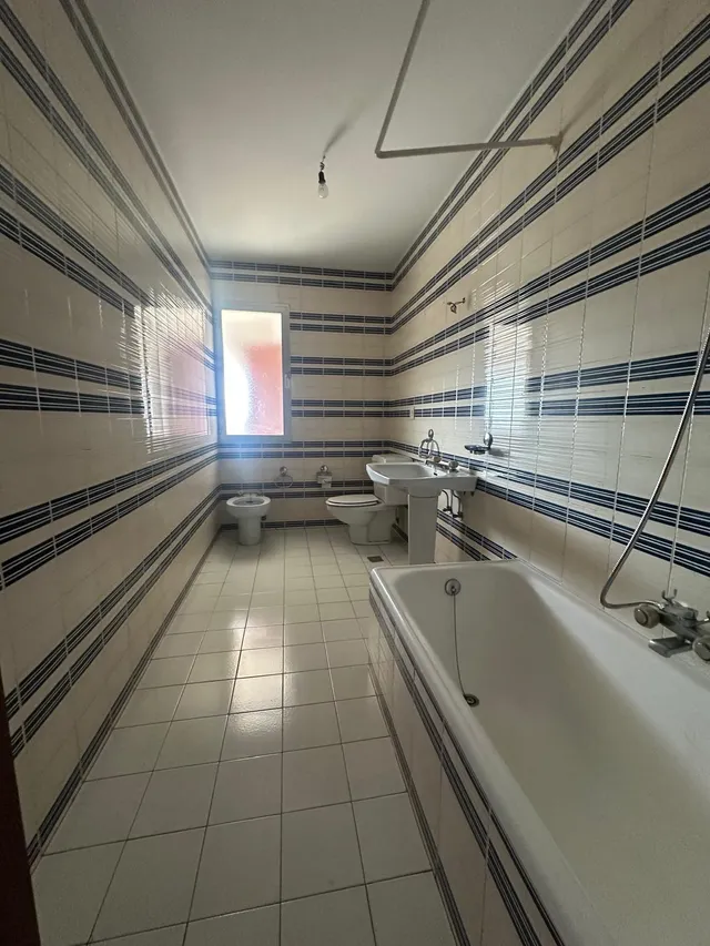 VENTA: Amplio Piso Zona Alta — 7