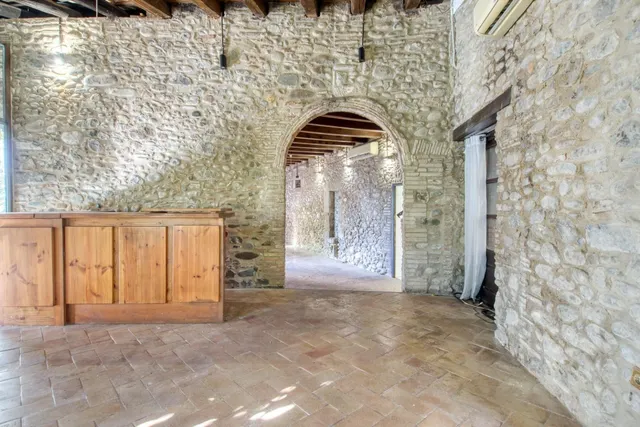 CASA DE PIEDRA SEMIRESTAURADA - foto 4