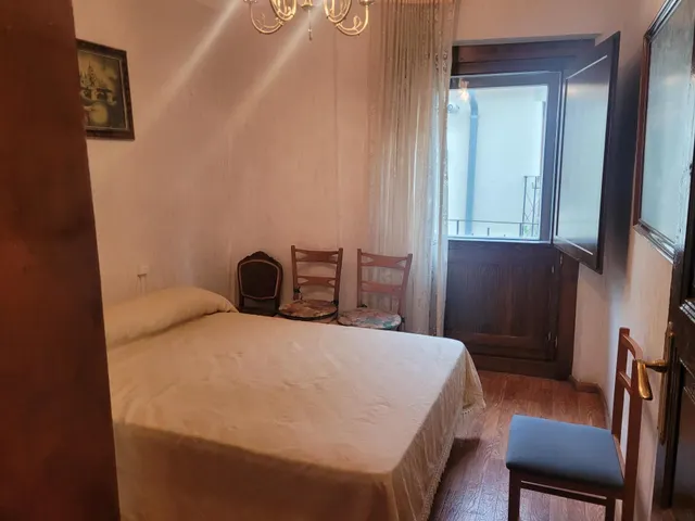 PISO DE 4 habitaciones, CÉNTRICO — 12