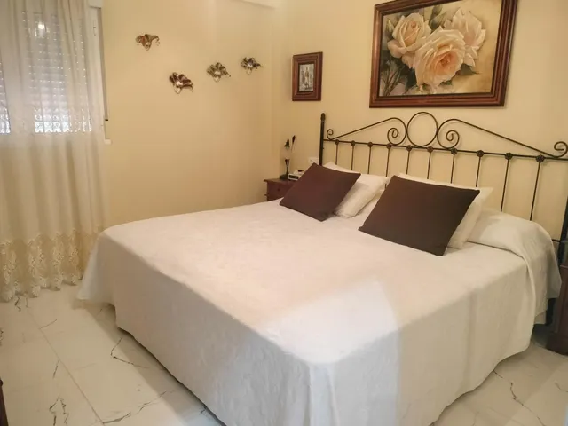 Piso amplio y reformado en pleno corazon comercial de Benidorm y a pocos pasos de la playa — 13