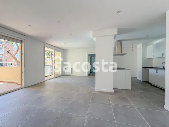 Amplio piso con  terraza, ideal como inversión o vivienda — 19