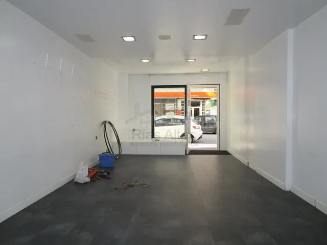 Local comercial 65m² en alquiler - Plaza de Lugo - foto 3