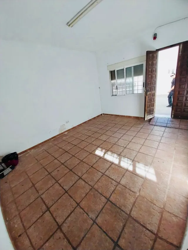 Se vende negocio de restauración en fantástica ubicación — 27