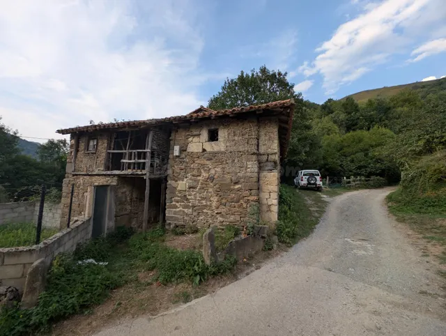 Casa tradicional asturiana para reformar en entorno unico de aller — 19