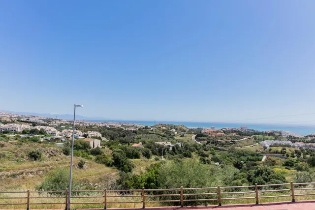 Chalet con Vistas al Mar  y la Montaña – Ubicación Privilegiada — 49