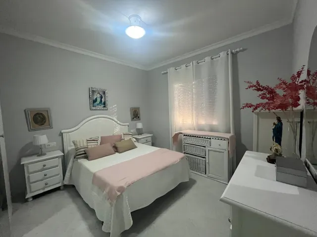 UNIFAMILIAR EN PLANTA BAJA CON TRES PATIOS, AZOTEA Y GARAJE LISTA PARA ENTRAR A VIVIR — 44