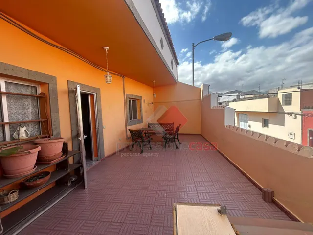 Ático amplio y luminoso con gran terraza y azotea en Sardina – gastos incluidos — 12