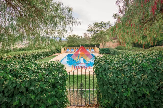 ESTUPENDA CASA DE CAMPO EN AMPLIA PARCELA — 16