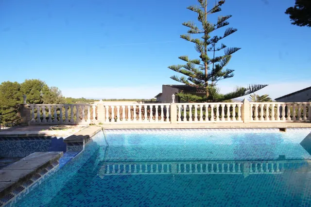 AMPLIO CHALET INDEPENDIENTE EN VENTA EN SIERRA PERENCHIZA — 5