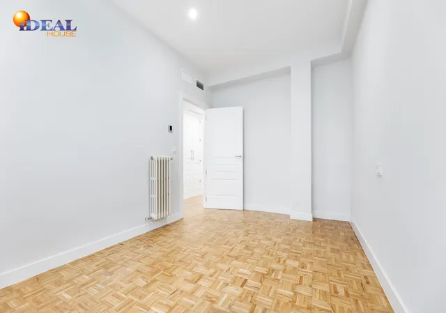 PISO DE 5 DORMITORIOS EN CALLE RECOGIDAS — 19