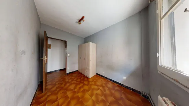 Piso de 59m2 con PLAZA DE GARAJE. Distribuido en tres dormitorios, salón, cocina y baño — 12