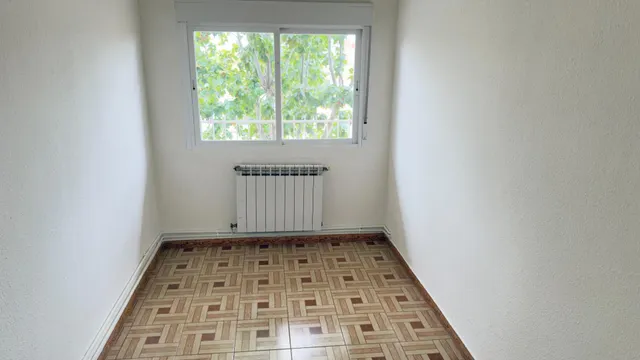 Espacioso y luminoso piso con grandes posibilidades de reforma — 8