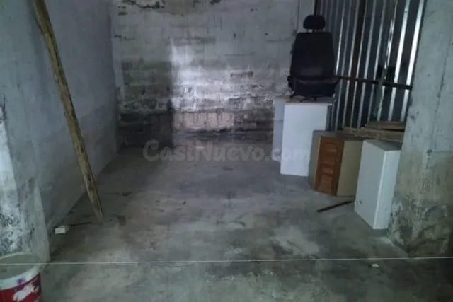 OPORTUNIDAD, SE VENDE COCHERA CERRADA EN EL CENTRO DE TORRE- - foto 3