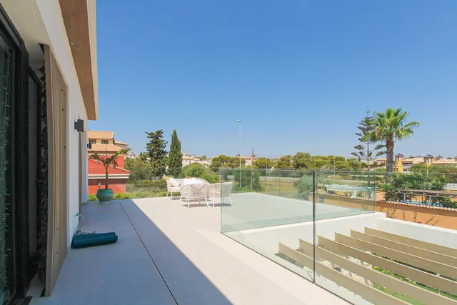 Villa 3 habitaciones 130m² en venta - Lomas de Cabo Roig — 33
