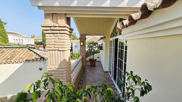 Encantador Chalet de 2 Plantas con Amplios Espacios y Terrazas — 49
