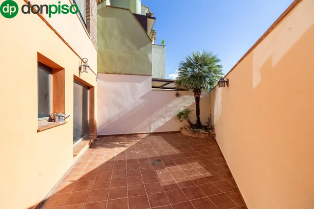 ESPECTACULAR CASA ADOSADA CON PISCINA INDEPENDIENTE — 42